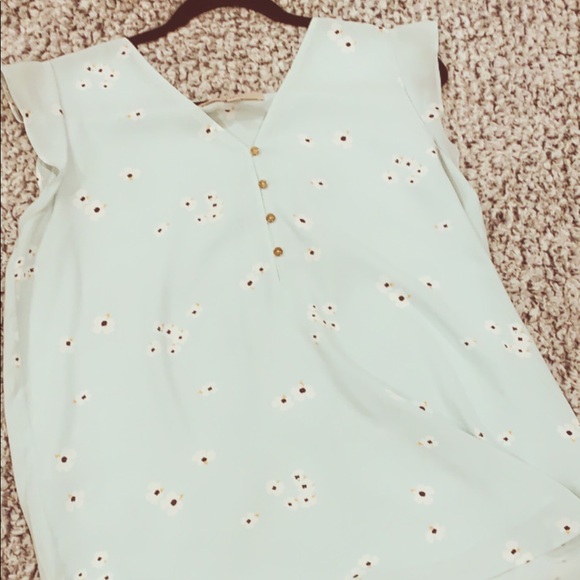 LOFT Blossom Henley Flutter Shell blouse. Size.M - Picture 11 of 13